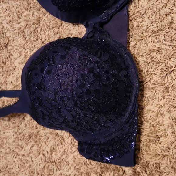Victoria's Secret Body By Victoria Lined Perfect Coverage Bra - Picture 2 of 10